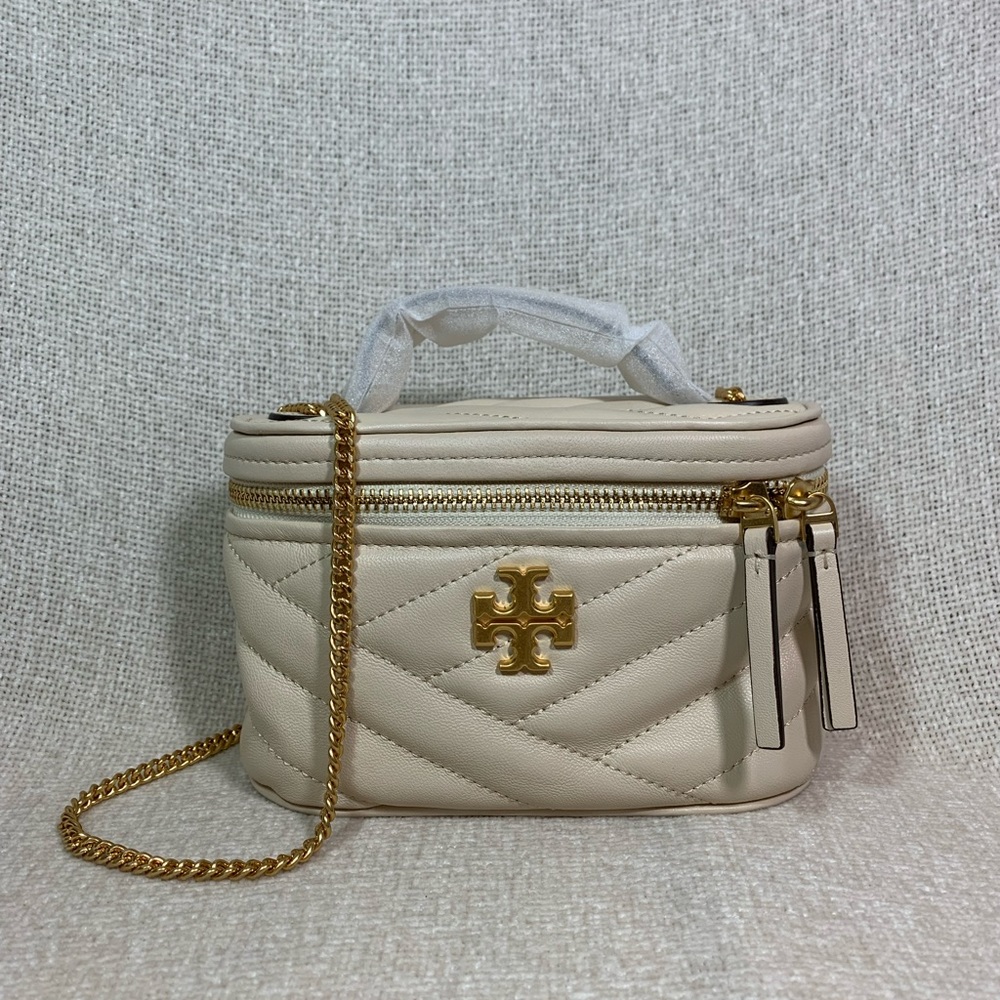 Tory Burch New Cream Quilted Leather Kira Chevron Mini Vanity Bag - BRAND NEW - Picture 2 of 16